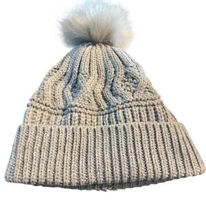 American Eagle Gray Cable Knit Beanie, Faux Fur Pom Winter Hat, NWOT